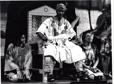 AKOGUN SINGING WITH 1ST KING